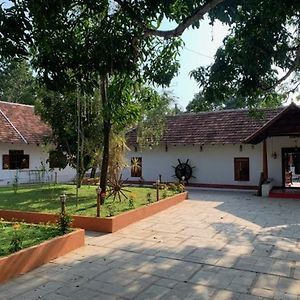 Abaamtharavadu Hotel Mala  Exterior photo