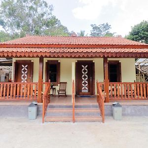 Homestay Nike Bed Kembanglimus Exterior photo