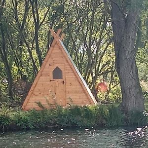 Teeny Tiny Tipi Lakeside Pod Hotel Clare Exterior photo