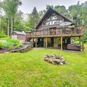 Tolland Cabin With Private Hot Tub And Grill! Villa Exterior photo