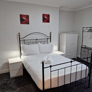 Birtley'S Diamond 3 Bed Apt, Sleeps 6 Guests Apartment Birtley  Exterior photo