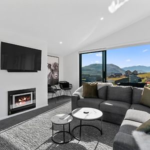 A Remarkable Stay - Jack'S Point Holiday Home Queenstown Exterior photo