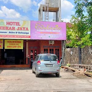 Hotel Keluarga Mekar Jaya Syariah Near Uns Solo Exterior photo