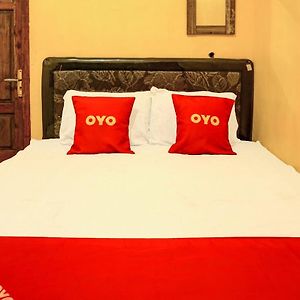 Oyo Life 92499 Bagas Homestay Wonokitri Pasuruan Exterior photo