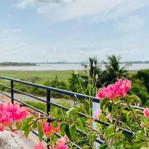 Lake Edge Resort Anuradhapura Exterior photo