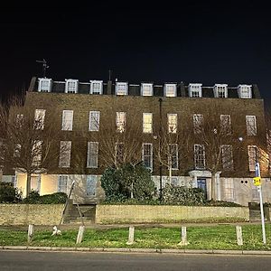 Calverley House Apartments Bishop's Stortford Exterior photo
