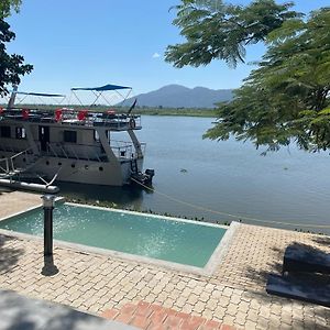 Waters Edge Liwonde Hotel Exterior photo