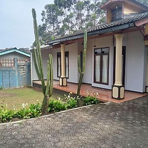 Villa Matahari Sampal Exterior photo