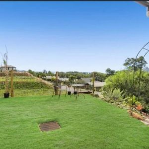 Tranquil Paradise - Whole Home - With Views! King And Queen Beds Cairns Exterior photo