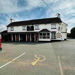 Leaking Well, Dunhampton Hotel Stourport-on-Severn Exterior photo