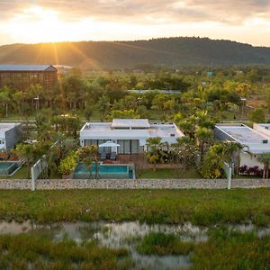 Wonderland Suites And Resort Sihanoukville Exterior photo