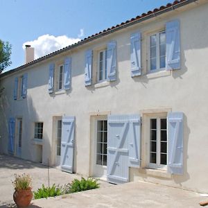 La Tonnelle Fleurie Chambres D'Hotes Sainte-Soulle Exterior photo