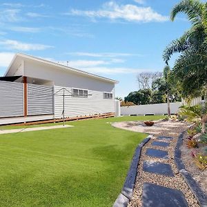 Modern Luxury Studio Apartment Emu Park Exterior photo