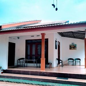 Hemamala Bungalow Apartment Anuradhapura Exterior photo