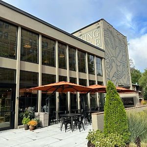 Meeting House Hotel Falls Church Exterior photo