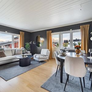 Central And Modern House In Friendly Neighborhood Tromso Exterior photo