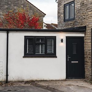 Wych Cottage, Striking 2 Bed, Parking, Ground Floor Flat - Step Free Somerton  Exterior photo