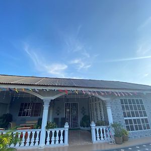 Teratak Tiga Homestay Padang Besar Kaki Bukit Exterior photo