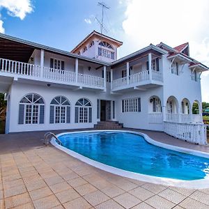 Villa Amore Jamaica - Between Montego Bay & Ochi Rios Includes Cook Discovery Bay Exterior photo