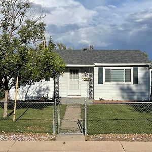 Charming 2-Bedroom House For A Peaceful Getaway Cheyenne Exterior photo