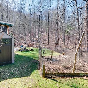 Pet-Friendly Roanoke Home With Fire Pit And Grill! Exterior photo