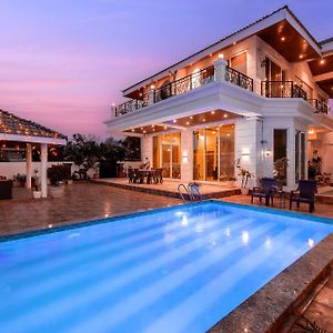 Stayvista'S Ivory Grandeur - Valley-View Villa With Outdoor Pool, Lawn Featuring A Gazebo & Machan Lonavala Exterior photo