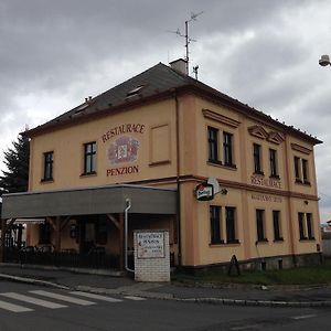 Restaurace A Penzion Klatovsky Dvur Hotel Klatovy Exterior photo