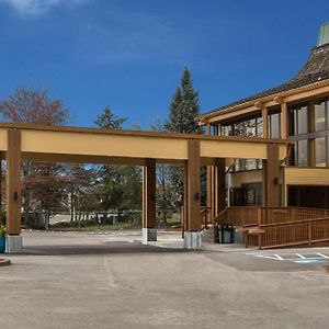 Rodeway Inn & Suites Portland - Jantzen Beach Exterior photo