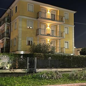 Apartment Il Fiore Bergamo Exterior photo