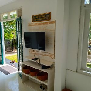 Cozzy White Villa Unawatuna Exterior photo