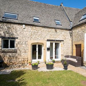 Pass The Keys Converted 17Th Century Barn With Garden Parking Villa Cheltenham Exterior photo