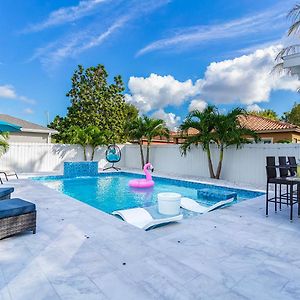 Lux Backyard/Heated Pool/Everglades/Speedway/Keys! Miami Exterior photo