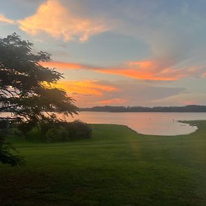 Mainridge On Lake Tinaroo Villa Barrine Exterior photo