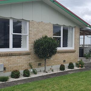 Sunny Room On Thomas Waihi Exterior photo