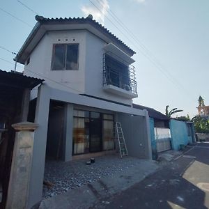 Reddoorz At Deamartaloka Colomadu Solo Hotel Exterior photo