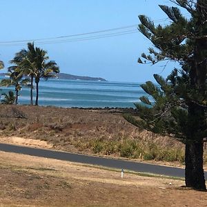 Emu Park Beach Front Apartment Exterior photo