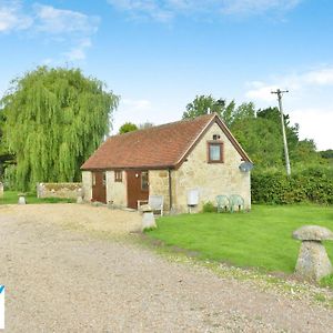 Willows Villa Calbourne Exterior photo