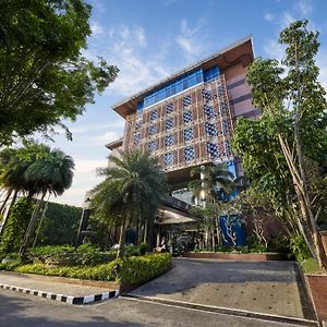 The Royal Surakarta Heritage - Handwritten Collection Hotel Exterior photo