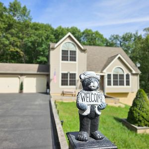 Luxury Getaway In Vibrant Woods. Villa Bushkill Exterior photo