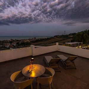 Terrazza Sul Mare Bed & Breakfast Roseto Degli Abruzzi Exterior photo