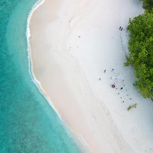 Beach Veli Hotel Ukulhas Island Exterior photo