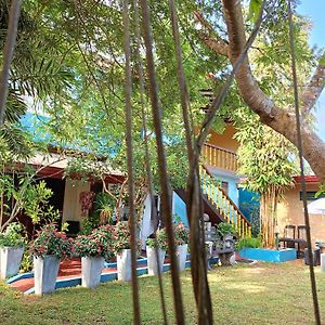 Raj Mahal Inn Wadduwa Exterior photo