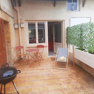 Cosy Holiday Home In Bergerac With Terrace Exterior photo