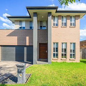 Colebee Modern 5Br House Spacious & Close To Park Villa Schofields Exterior photo