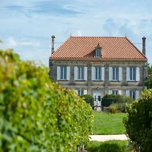 Lovely Chateau 25 Min From Bordeaux Cezac  Exterior photo