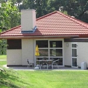 Modern Eingerichteter Bungalow - B56111 Villa Oostrum  Exterior photo