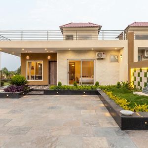 Alaya Stays Heaven In Hills Luxe 2Bhk Villa With Pvt Pool, Udaipur Exterior photo