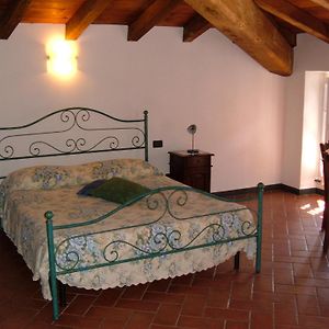 La Meridiana Casale Bed & Breakfast Pignone Exterior photo