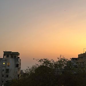 Satguru Building Apartment Mumbai Exterior photo