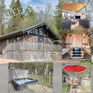 Luxury Cabin With Hot Tub And Sauna Otterburn Exterior photo